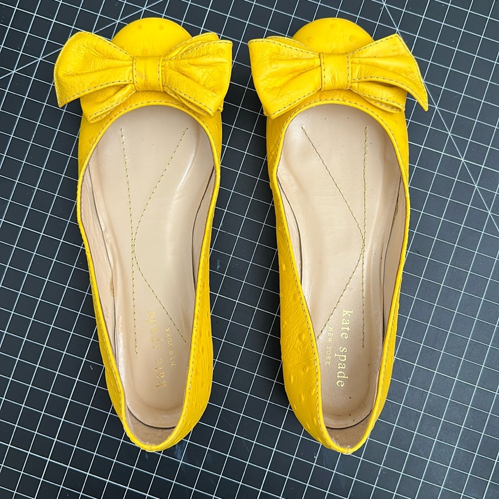 Kate Spade yellow ostrich leather bow flats size 6 made in Italy